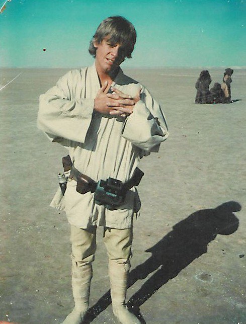 Una foto di Mark Hamill, con gli abiti di scena, in Tunisia: è la primissima foto della storia di Luke Skywalker!
